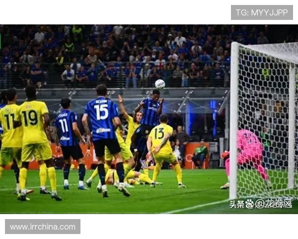 AC米兰与那不勒斯巅峰对决 两大豪门谁能笑到最后