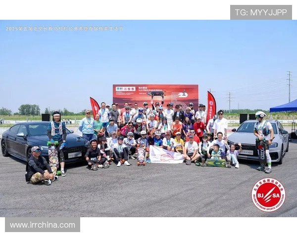 武汉城市马拉松评析：滑板队意识表现与城市文化的深度交融