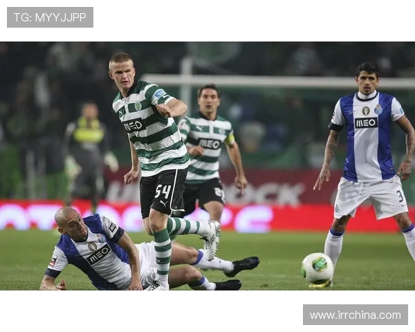 探秘当代足球运动员成长之路与技战术全面进化趋势解析新动态发展