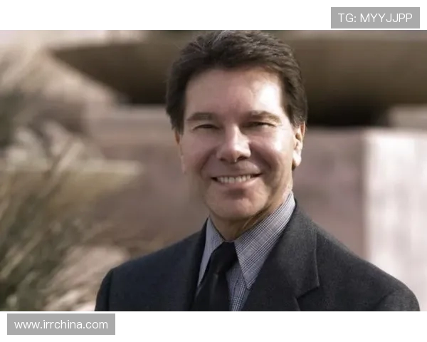 亚当斯的传奇人生与影响力探讨:从科学家到文化象征的转变之路 亚当斯的传奇人生与影响力探讨:从科学家到文化象征的转变之路