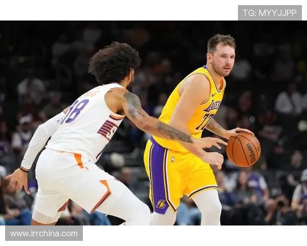 勇士与湖人季前赛精彩对决回顾及赛后分析